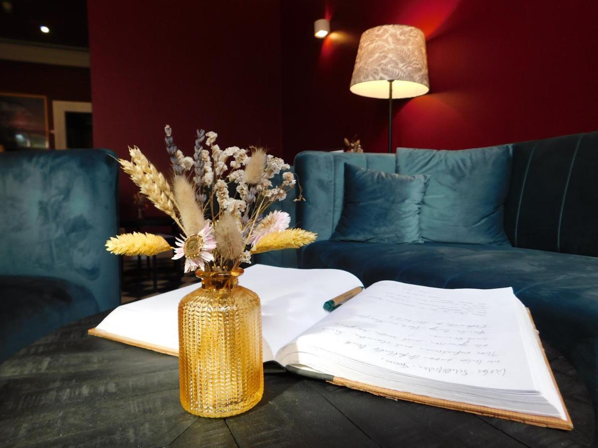 Hotel Schloesschen Sundische Wiese ツィングシュト エクステリア 写真