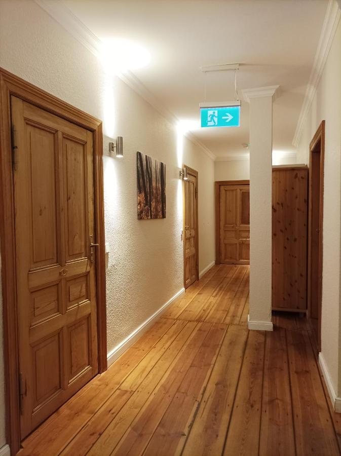 Hotel Schloesschen Sundische Wiese ツィングシュト エクステリア 写真